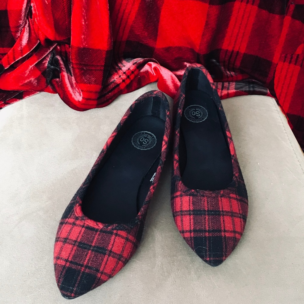 Season's Popular red and black  plaid fabric flats